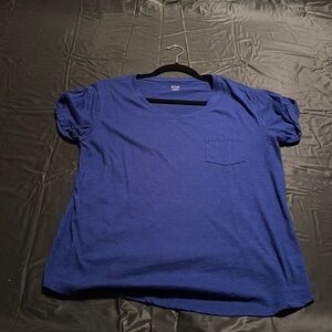 round neck t-shirt with pocket